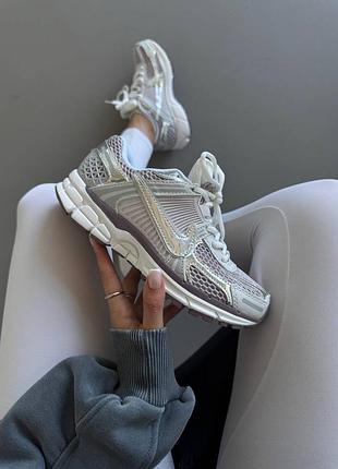 Кроссовки женские nike zoom vomero 5 | metallic silver / platinum violet