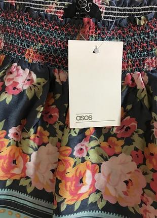 Очень красивая и стильная брендовая юбка в цветах.