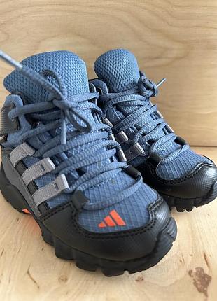 Дитячі черевики adidas