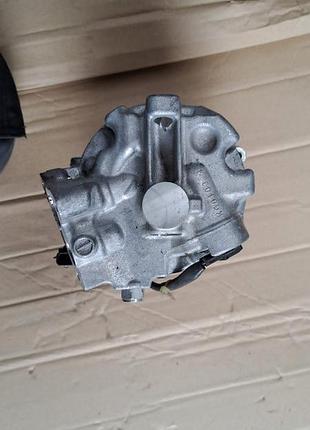 Компрессор кондиционера renault oe 926004eb0a 92600 4eb0a 4
