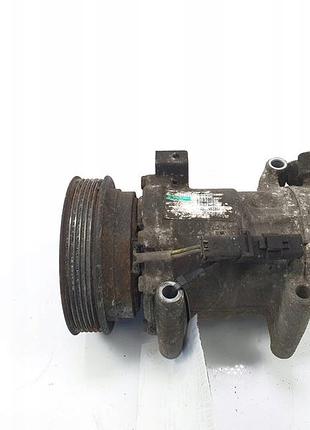 Компресор кондиціонера 8200953359 nissan nv 200
