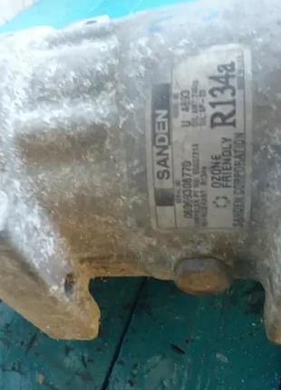 Компрессор кондиционера jeep 4.0 55037214 2