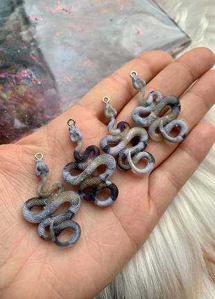 Підвіска змія , епоксидна смола