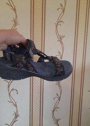 Удобные спорт босоножки унисекс 
бренд clarks 
p 37/38