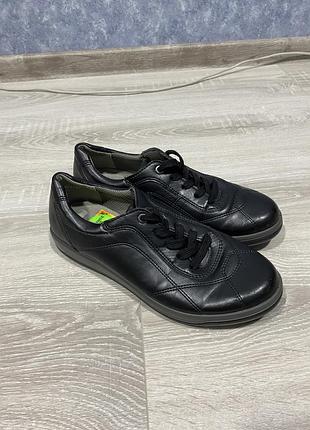 Кросівки jenny 39 р