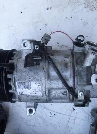 Компресор кондиціонера renault captur clio iv 926000734r