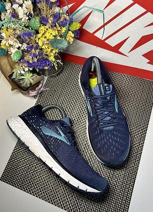 Оригинальные кроссовки brooks