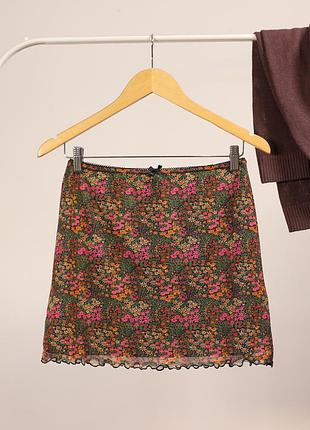 Сітчаста міні спідниця urban outfitters з дрібним різнокольоровим квітковим принтом