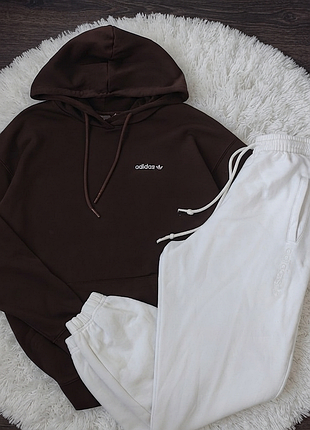 Спортивний костюм adidas