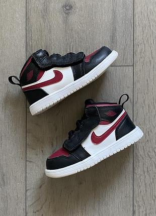 Невагомі  кросівки  nike jordan