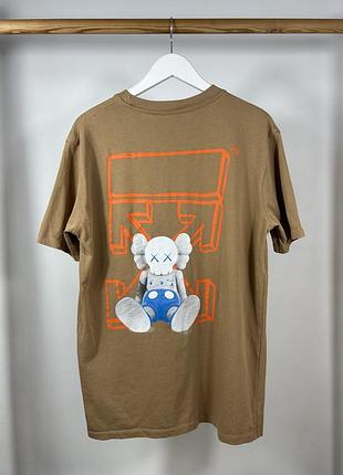 Off white kaws big logo футболка з красивим дизайном