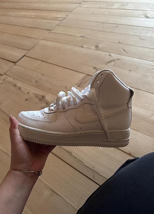 Кросівки nike білі високі 2