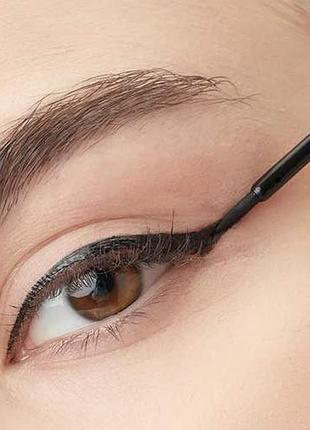 Черная жидкая подводка relove dip eyeliner 2
