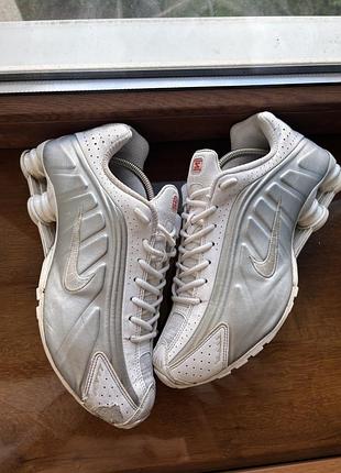 Nike shox r4 44 білі 2