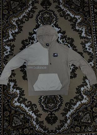 Бежеве чоловіче худі new balance nb athletics renew askew