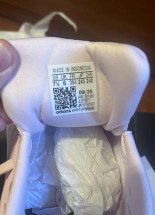 Кросівки adidas жіночі 6