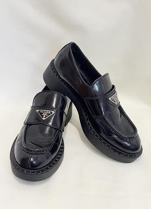 Жіночі шкіряні лофери prada 4