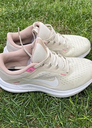 Жіночі кросівки nike winflo, розмір eur 36,5 (23 см), бежеві