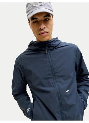 Мужская чёрная прямая куртка jack & jones xs 2