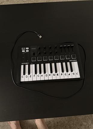 Midi-клавіатура arturia minilab 3 black edition