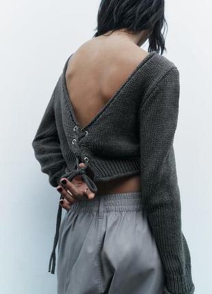 Светер zara с открытой спиной