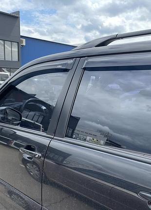 Ветровики для toyota lc 120 prado/ gx 470 2003-2010 (hic) t03-1