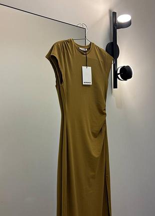 Платье горчичное. bershka