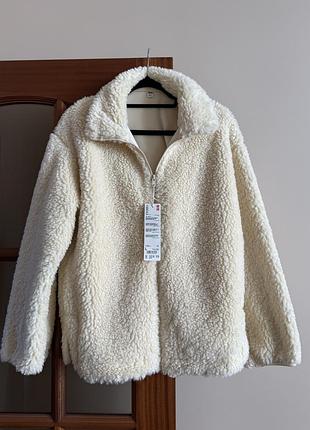 Куртка з еко-хутра тедді uniqlo, кольору natural (нова, з биркою)