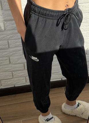 Чорні спортивки nike, розмір s