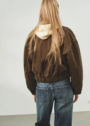 Утеплений бомбер /куртка zara 9
