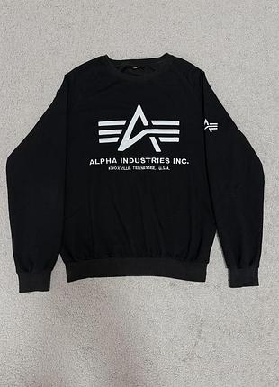 Чорний легкий базовий біг лого big logo кежуал світшот alpha industries з логотипом на рукаві