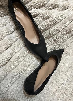 Туфли лодочки с v-вырезом m&amp;s 6