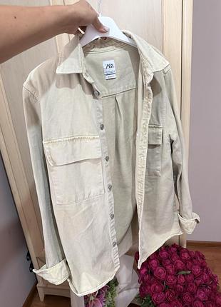 Джинсовка куртка від zara  стильна джинсова бежева трендова класична