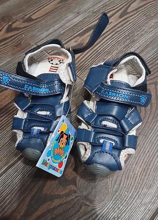 Босоножки детские