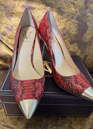 Преміальні туфлі vc signature by vince camuto з натурального пітона, нові, р. 39