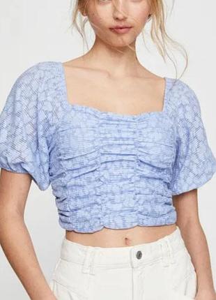 Блакитний вкорочений топ pull&bear