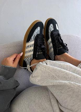 Adidas spezial
black lace / white 7