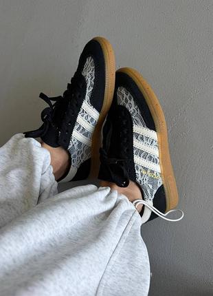 Adidas spezial
black lace / white 6