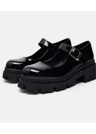 Туфли лаковые из новых коллекций 
zara