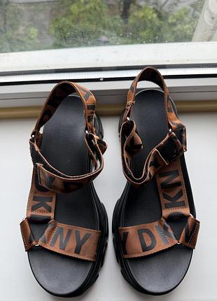 Женские сандали бренд dkny 5
