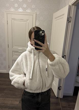 Молочна шубка bershka