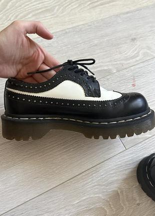 Dr. martens 10458 bex smooth leather brogue / wingtip oxford black & white / чорно-білі двоколірні броги uk 4 / us women 6 / eu 37 made in vietnam 9