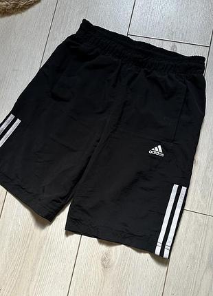 Спортивні шорти adidas 8