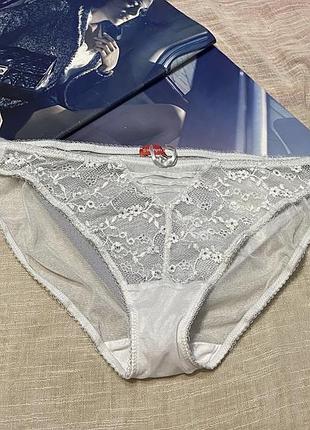 Triumph шикарные кружевные трусики крутого бренда