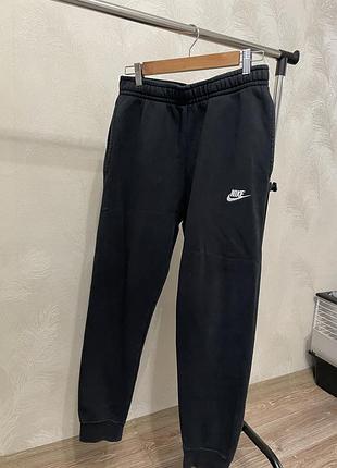 Чоловічі спортивні штани nike