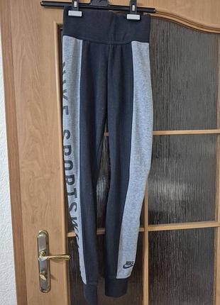 Спортивные лосины nike