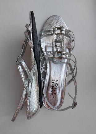 Босоножки женские the shoe tailor 39р., серебристые блестящие, танкетка