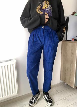 Вельветові штани електрик з защипами (mom fit / оверсайз, m) яскраві і вінтажні