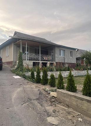 Продам житловий будинок, м.городок хмельницька область. земельна ділянка становить 16 сотих. за детальнішою інформацією звертайтеся по тел. 0976248042