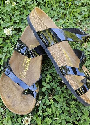 Шлепанцы birkenstock. birkenstock mayari birko-flor черного цвета. birkenstock sandals.